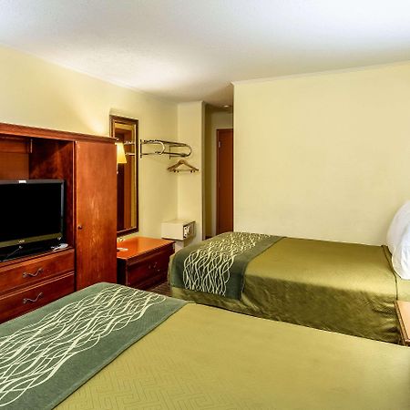 Econo Lodge Моргантаун Екстериор снимка
