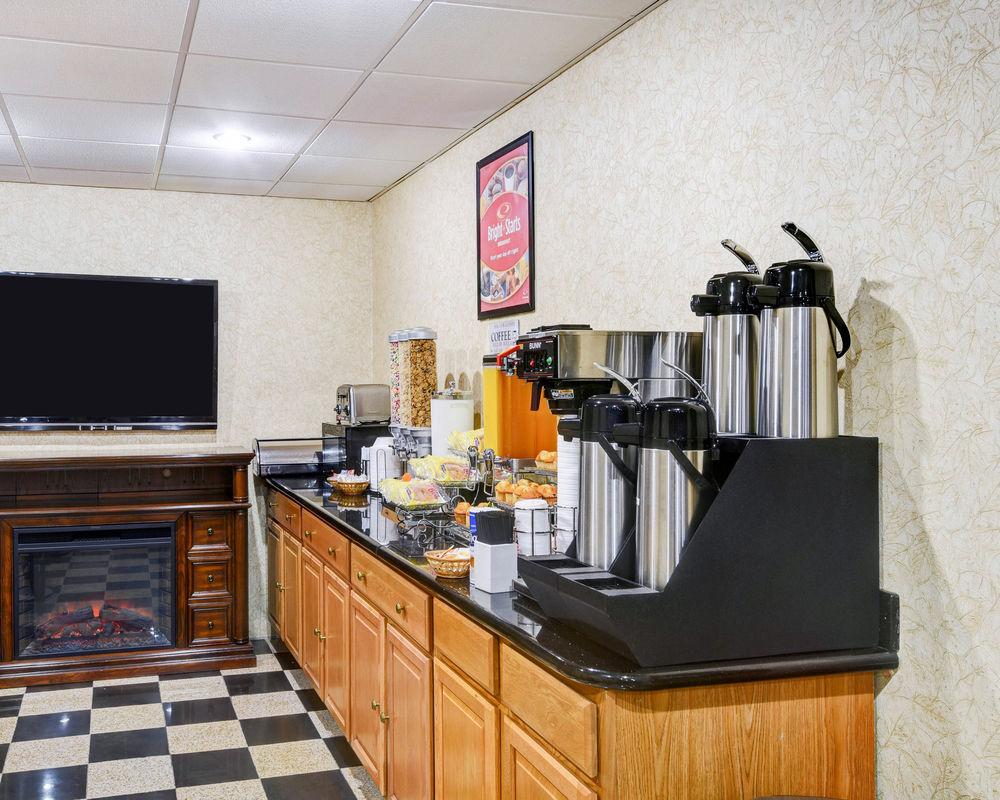 Econo Lodge Моргантаун Екстериор снимка