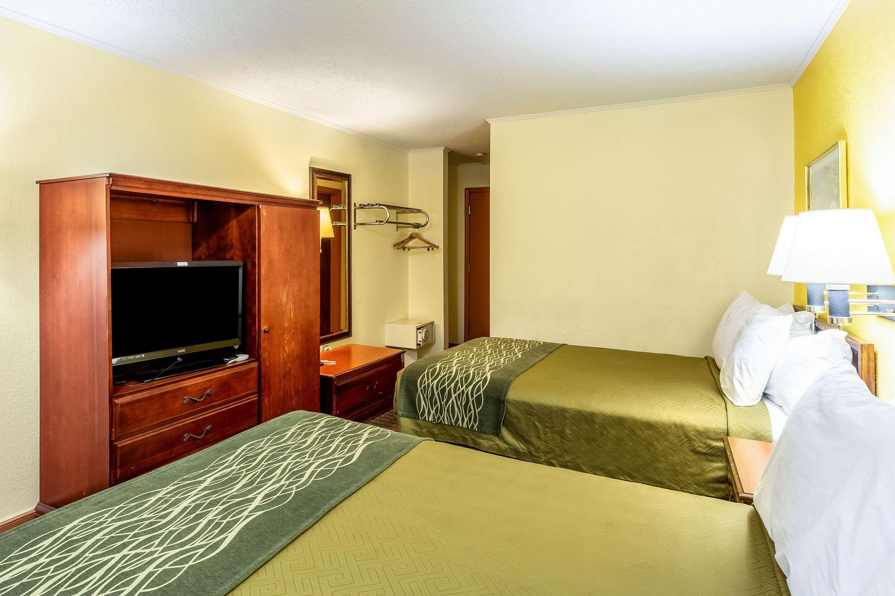 Econo Lodge Моргантаун Екстериор снимка