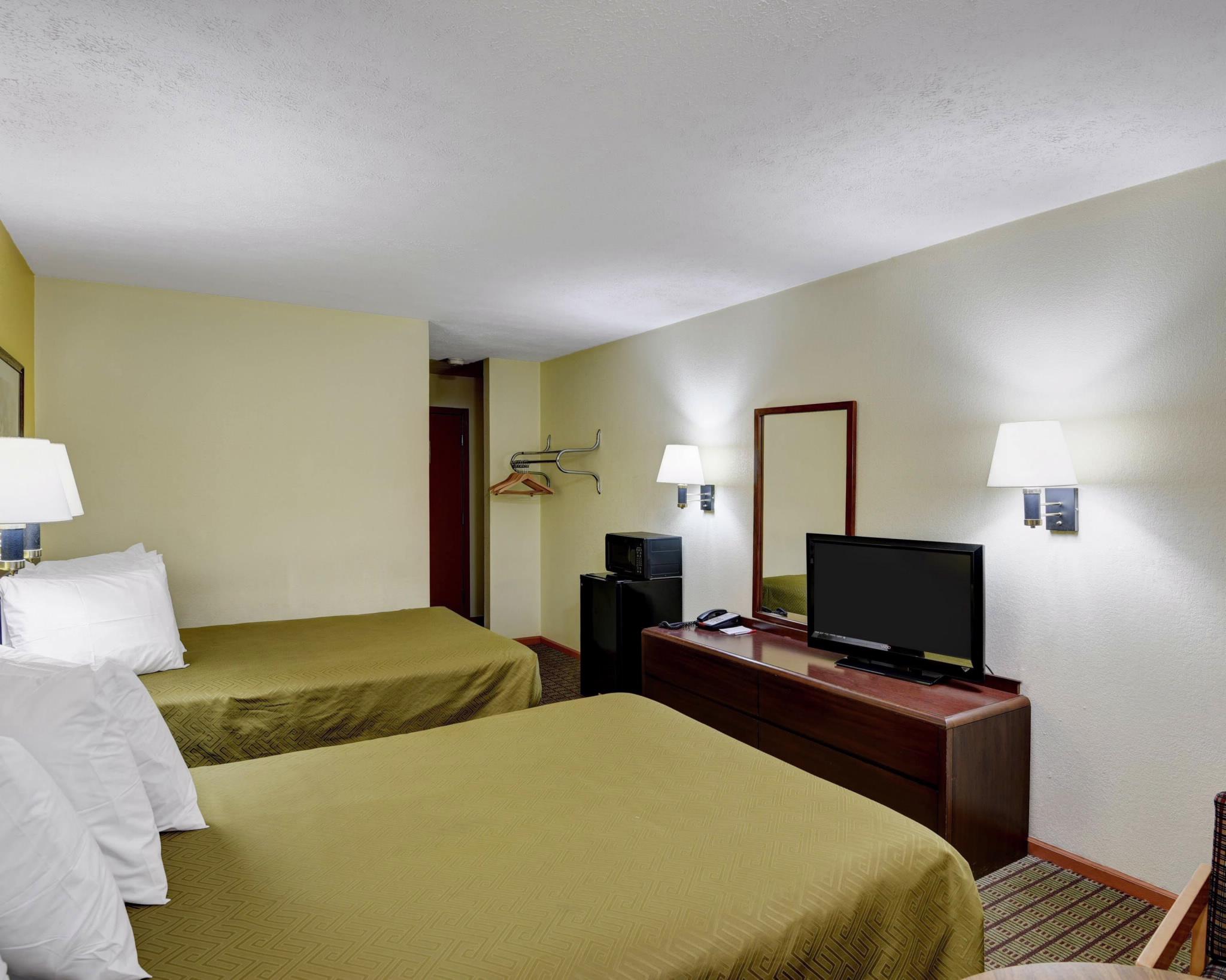 Econo Lodge Моргантаун Екстериор снимка