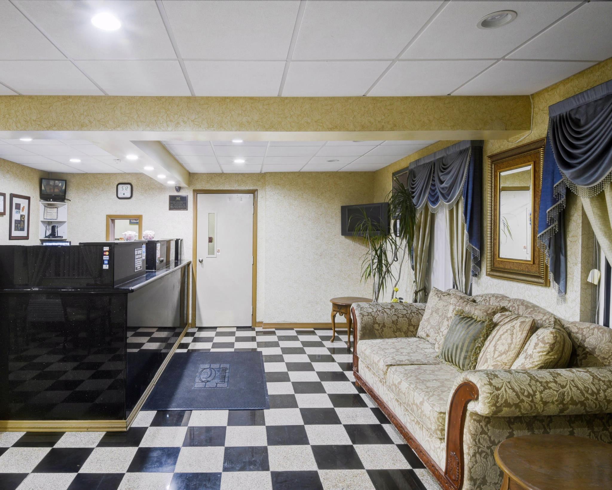 Econo Lodge Моргантаун Екстериор снимка
