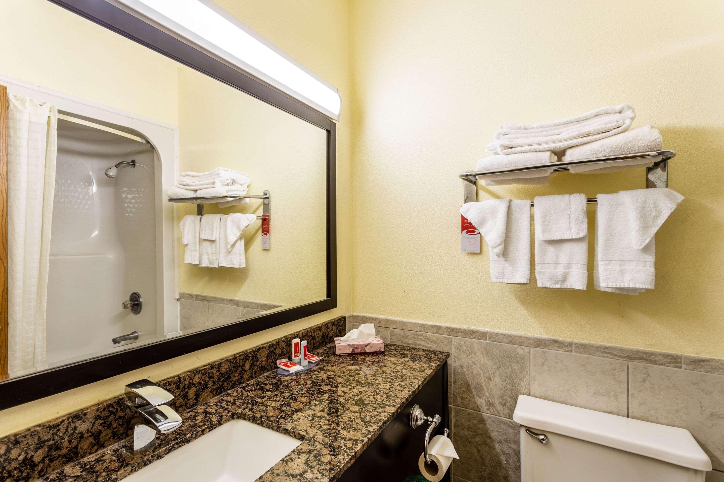 Econo Lodge Моргантаун Екстериор снимка