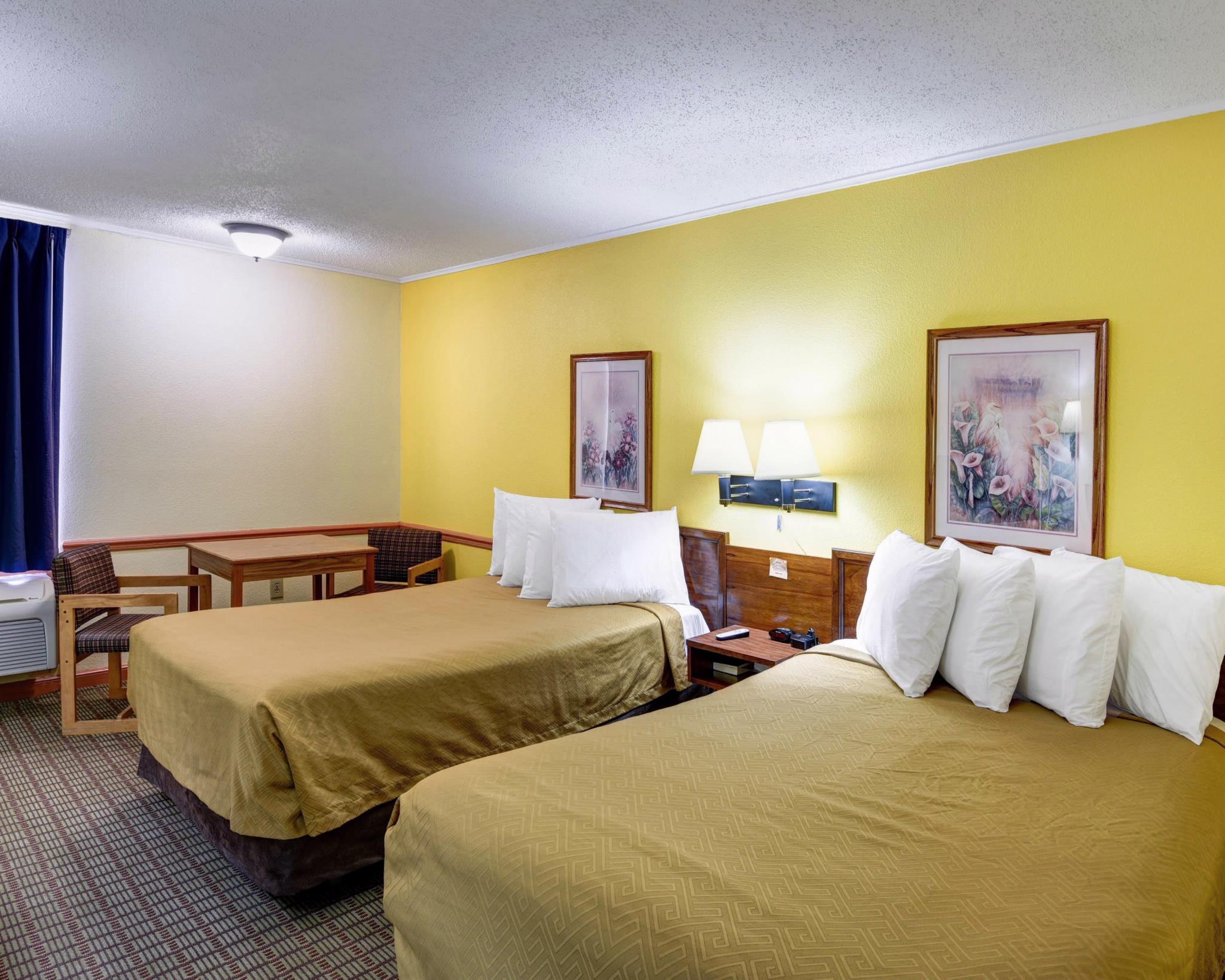 Econo Lodge Моргантаун Екстериор снимка