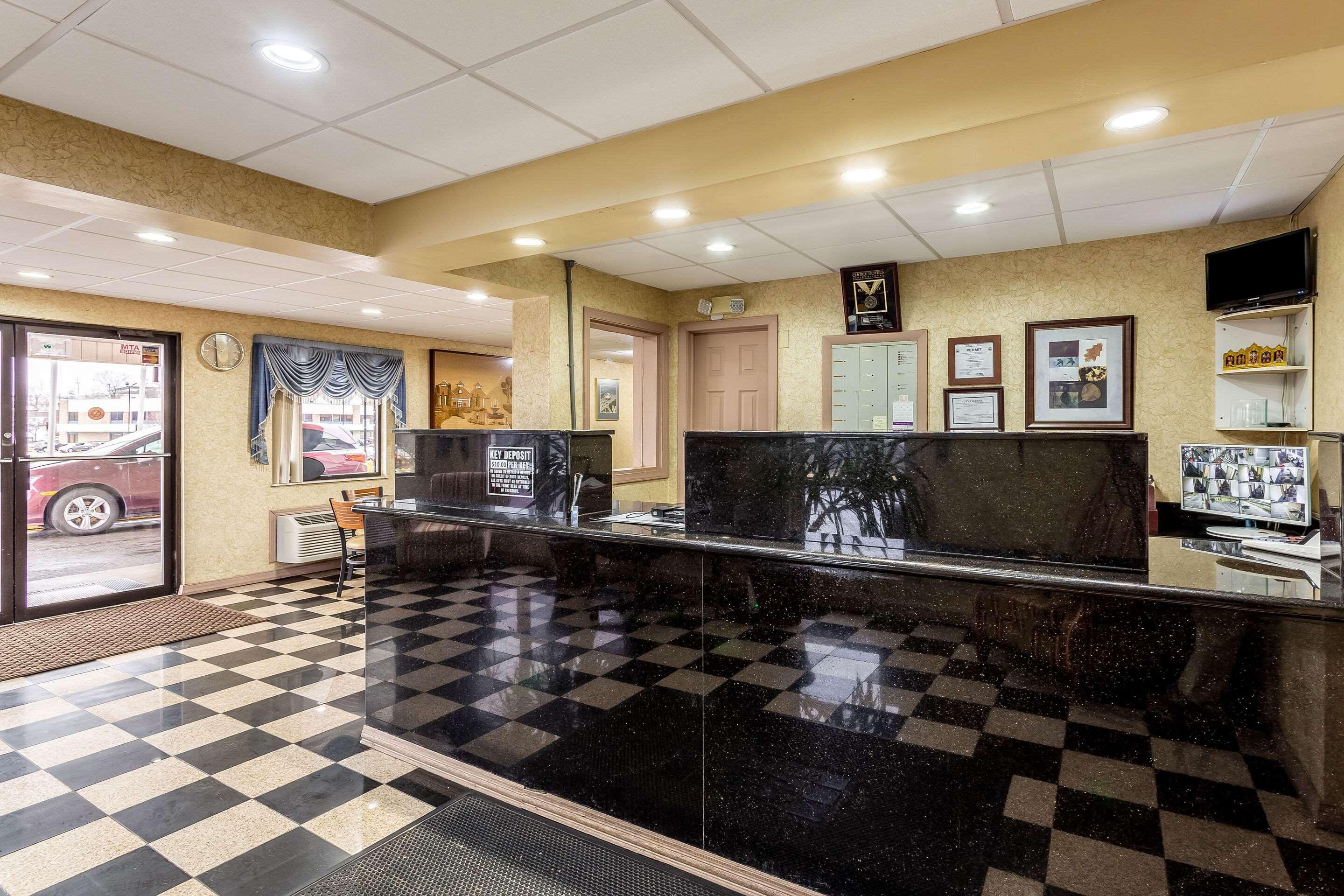 Econo Lodge Моргантаун Екстериор снимка